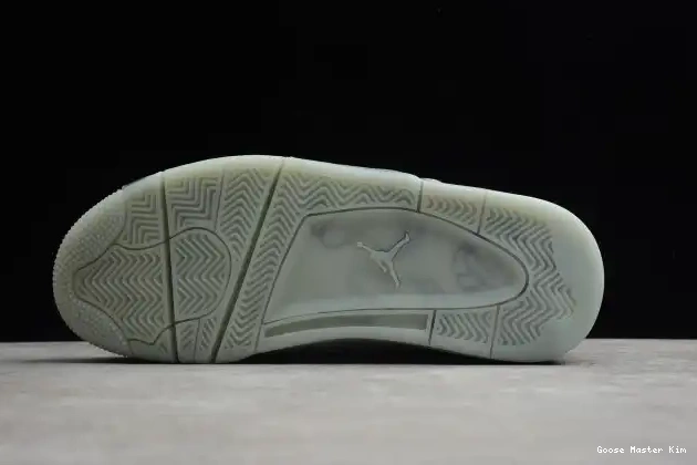 4 KAWS 930155-003 x Air Jordan Cool Grey 0514